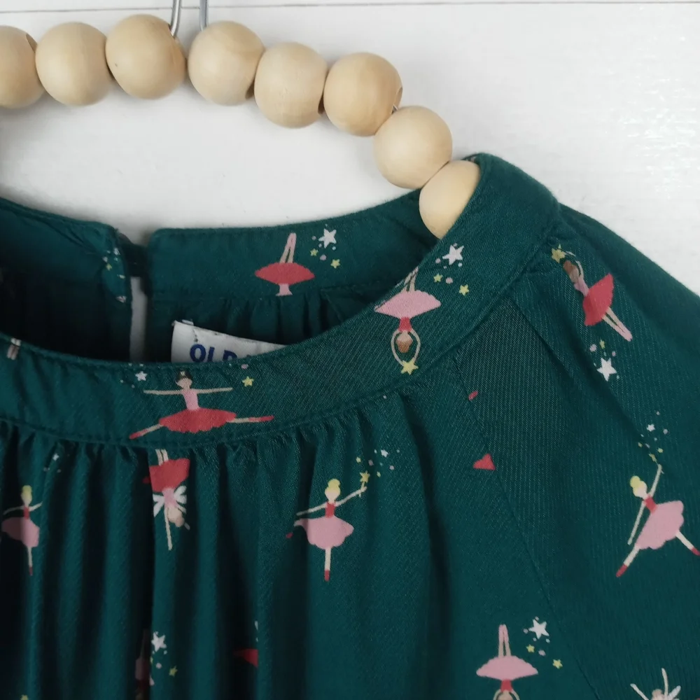 Old Navy girls size 4T hunter green with ballerina design blouse long sleeve